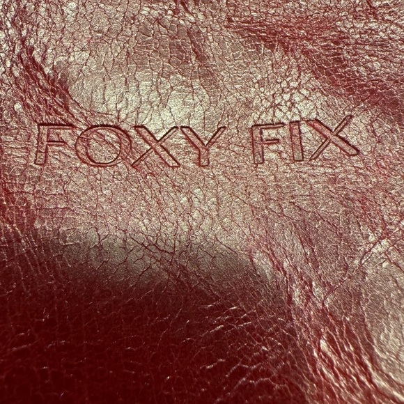 FOXY FIX Urban Chic Shiny Red Leather Tote Bag - Picture 7 of 11